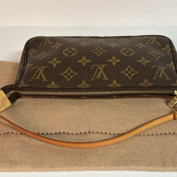 Louis Vuitton Pochette Accessoires Monogram Canvas Täschchen Clutch TOP Zustand
