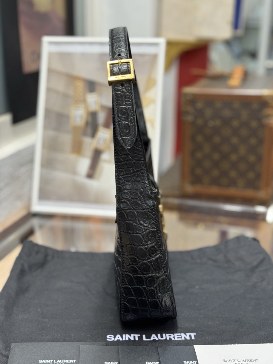 Saint Laurent Schultertasche Le 5 à 7 Hobo Bag Medium Schwarz Gold Leder