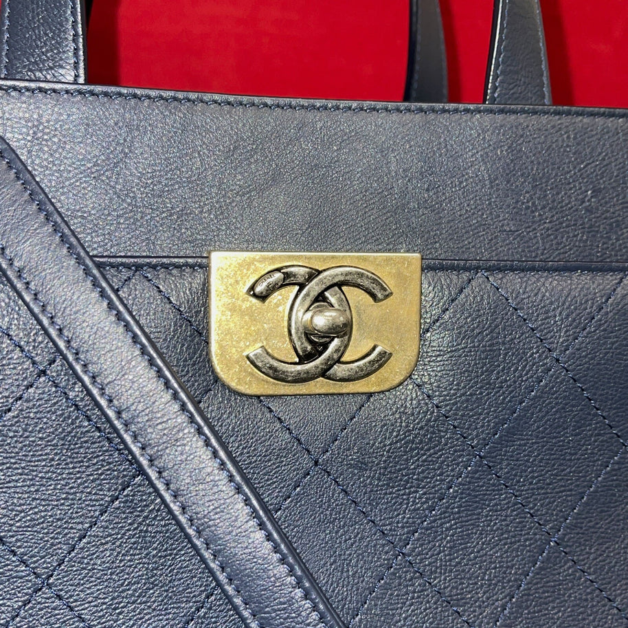 Chanel A93581 Shopping Bag Damen Umhängetasche Shopper Straight Lines Dunkelblau