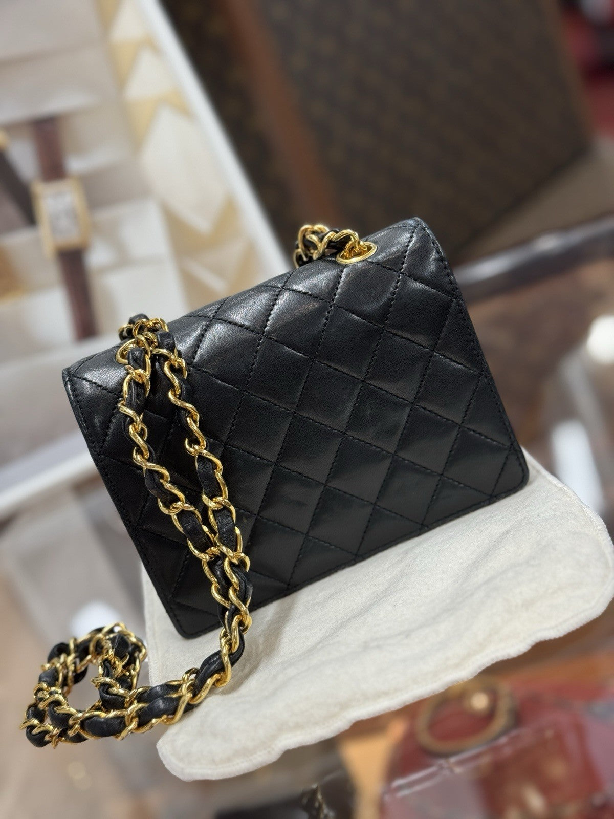 Chanel Flap Bag Classic Lambskin Leder Schwarz & Gold Vintage Mini Nano