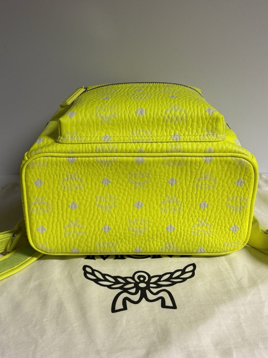 MCM Stark Rucksack + Portemonnaie Visetos Neon Gelb