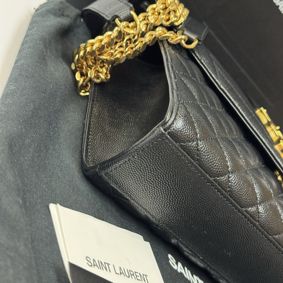 Saint Laurent Envelope Medium gegerbtes Grain De Poudre Leder Schwarz/Gold
