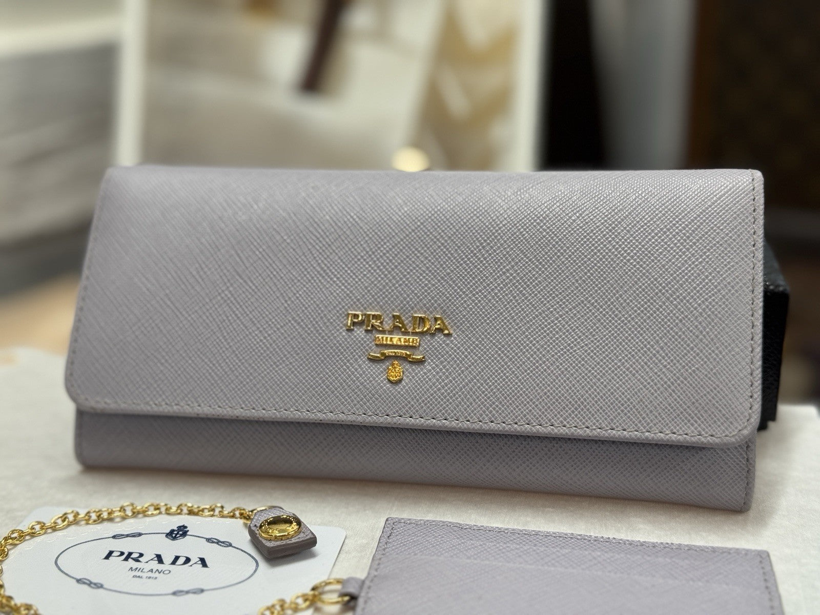 Prada 1MH132 große Geldbörse Portemonnaie Saffiano Metal Leder Violett Glicine