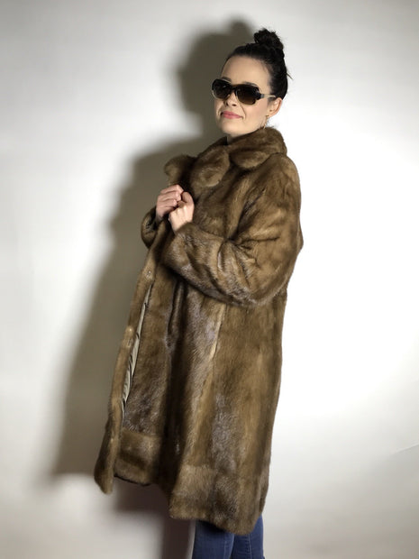 Klassischer Nerzmantel SAGA MINK beige, hellbraun vom Kürschner Gr. 36/38 Damen