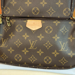 Louis Vuitton Multi Pochette aus 2023 mit Original Rechnung in Khaki Top Zustand