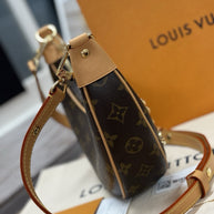 Louis Vuitton M81098 Loop PM Monogram Umhängetasche