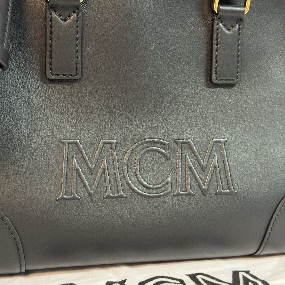 MCM Aren Boston Medium Black Umhängetasche Schwarz & Gold mit Rechnung 2023