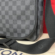 Louis Vuitton Daniel MM Messenger Bag Damier Ebene Herren Umhängetasche 2010