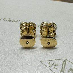 Van Cleef & Arpels Ohrstecker Sweet Alhambra 18 Karat Gelbgold Onyx VCARA44900