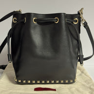 Valentino Garavani Rockstud Bucket Bag „Noe“ Umhängetasche + Pochette Schwarz