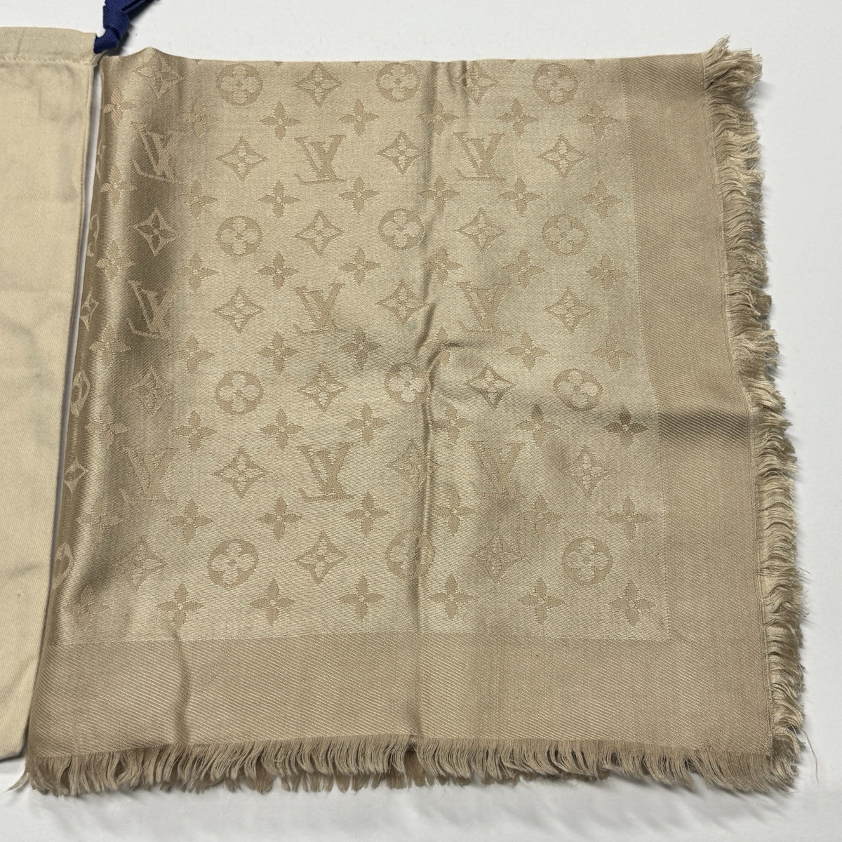Louis Vuitton Monogram Seide Tuch/Schal 140cm Beige Creme Ivory M71360
