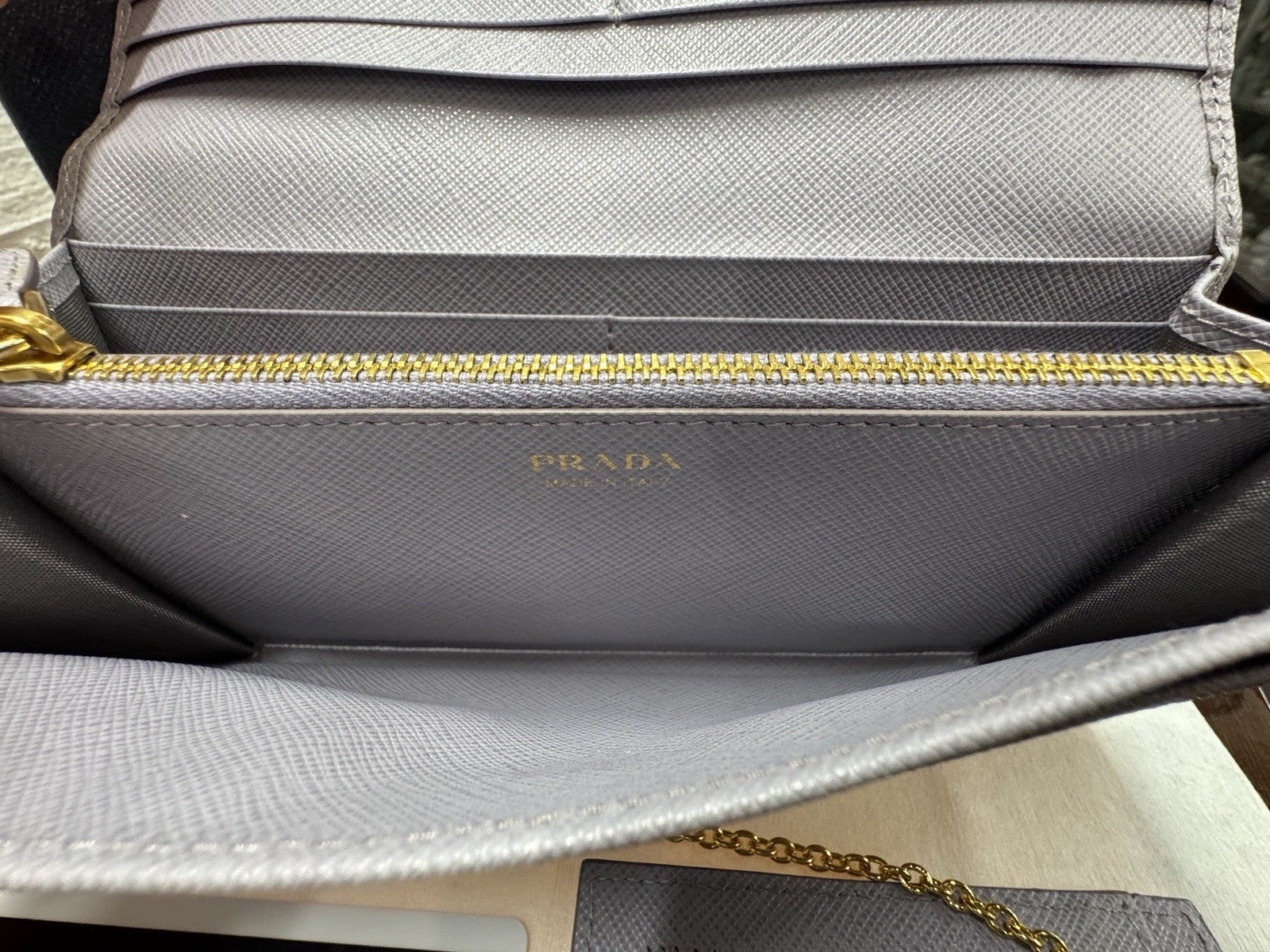 Prada 1MH132 große Geldbörse Portemonnaie Saffiano Metal Leder Violett Glicine