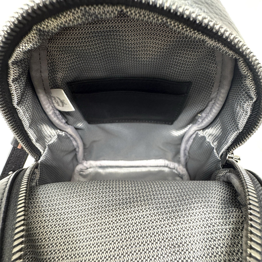 MCM Stark Rucksack Mini Backpack Bebe Boo Schwarz mit seitlichen Nieten