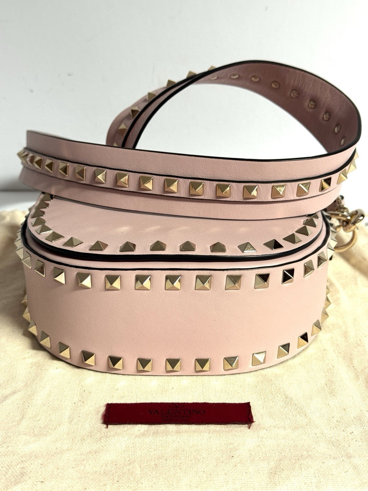 Valentino Garavani Ruckstud Saddle Umhängetasche Rosa Glattleder