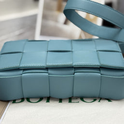 Bottega Veneta Cassette Intreccio Leder Linoleum Türkis Blau