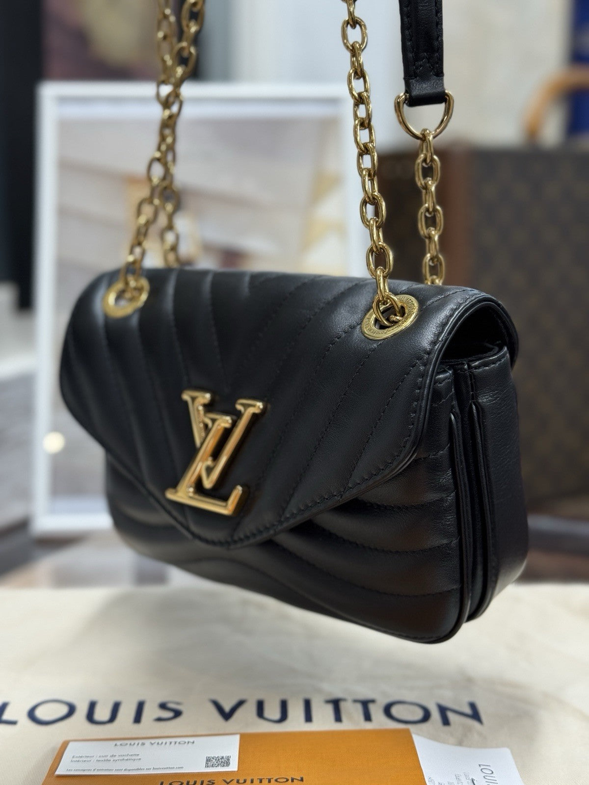 Louis Vuitton New Wave Chain PM Umhängetasche Leder Schwarz Gold M20687