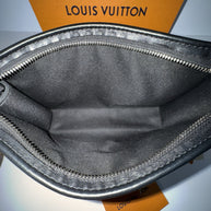 Louis Vuitton Gaston Wearable Geldbörse Umhängetasche M81124 Monogram Eclipse