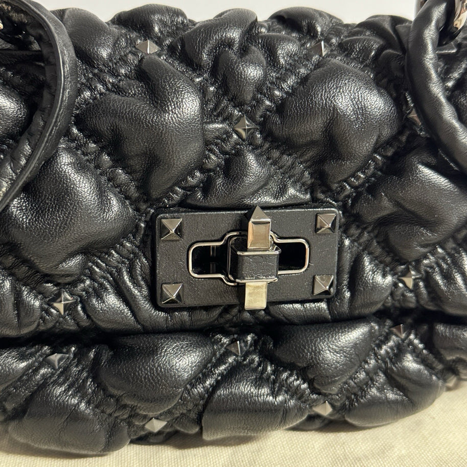 Valentino Garavani Spikeme Rockstud Puffer Leder Kleine Umhängetasche Schwarz