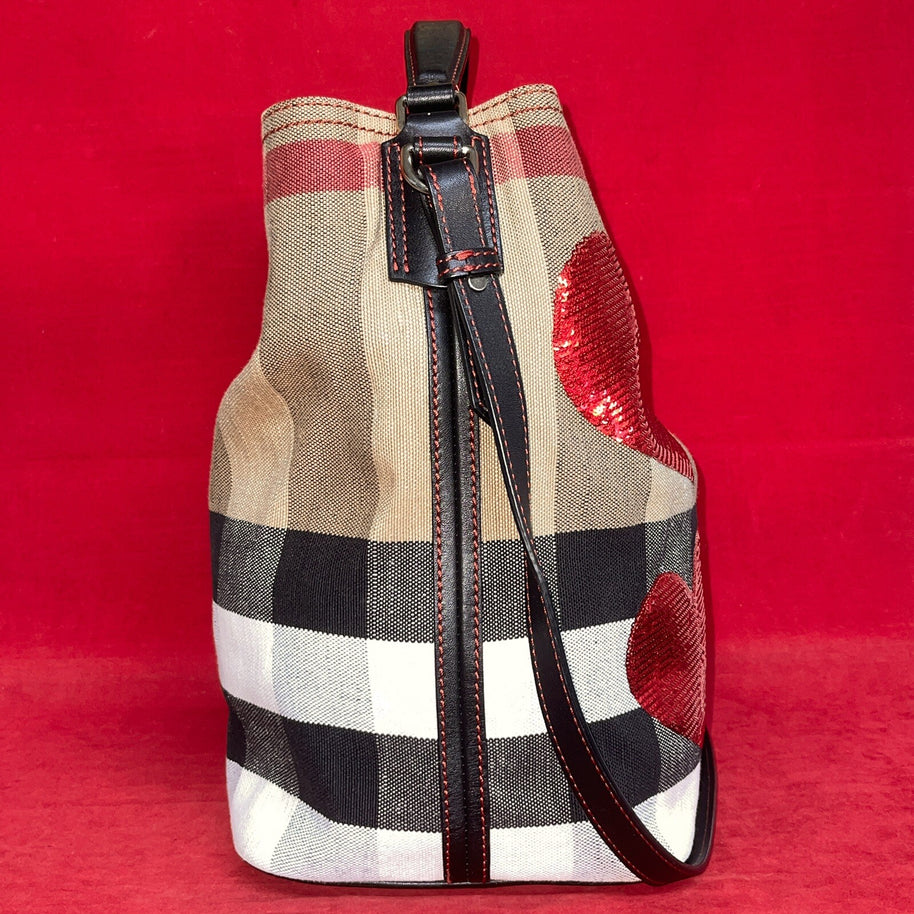 Burberry Ashby Tote Bag Herz Hobo Umhängetasche Heart Limited Edition