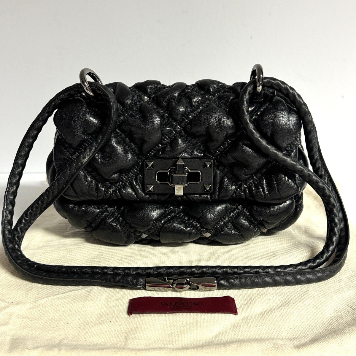 Valentino Garavani Spikeme Rockstud Puffer Leder Kleine Umhängetasche Schwarz