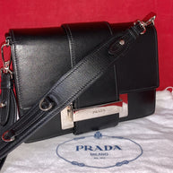 Prada Ribbon Kleine Damen Umhängetasche Leder Schwarz Shoulder Bag Black Leather