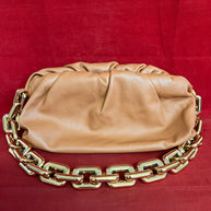 Bottega Veneta Pouch Gold Chain Kalbsleder Teak, Beige, Braun