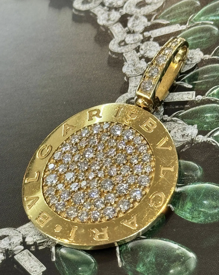 Bvlgari Roma Collana Anhänger aus 18K Gelbgold mit 2,7 ct Diamanten