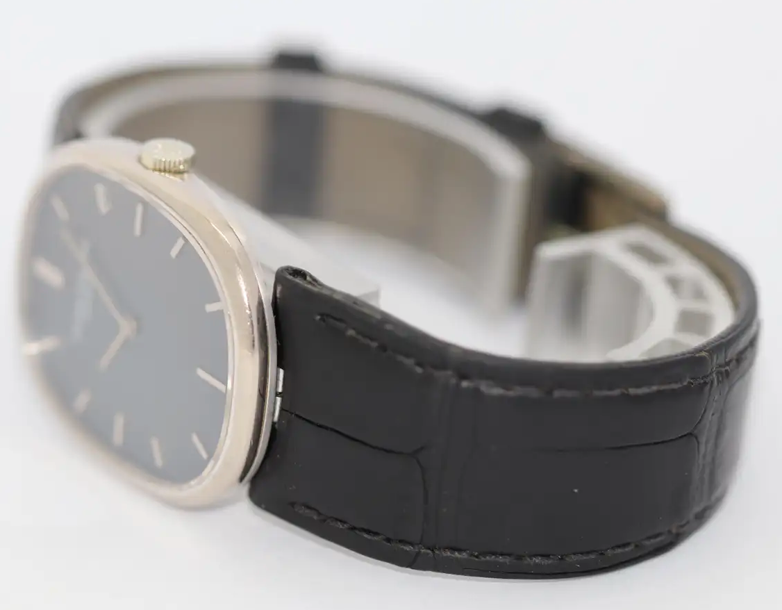 Patek Philippe Golden Ellipse d’Or Ref. 3848 Weißgold Blaues Zifferblatt 1970er