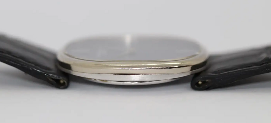 Patek Philippe Golden Ellipse d’Or Ref. 3848 Weißgold Blaues Zifferblatt 1970er