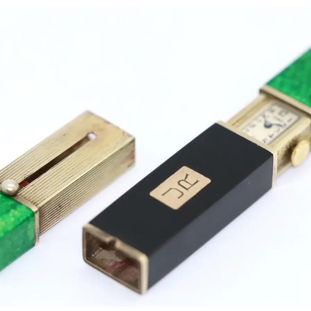 Van Cleef & Arpels Lippenstiftetui mit integrierter Damenuhr aus Malachit & Onyx