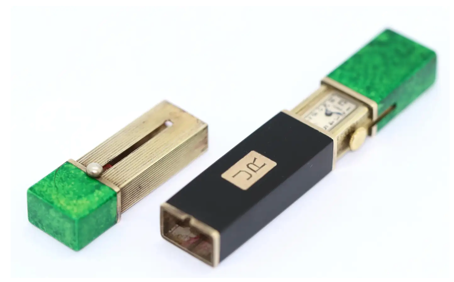 Van Cleef & Arpels Lippenstiftetui mit integrierter Damenuhr aus Malachit & Onyx