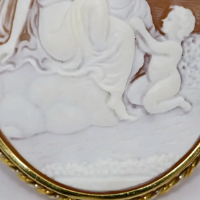 Große antike Kamee-Brosche, Gemme mit Anhängerfassung aus 18K Gelbgold