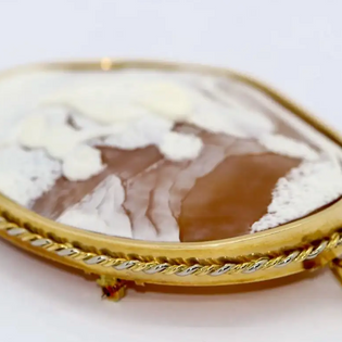 Große antike Kamee-Brosche, Gemme mit Anhängerfassung aus 18K Gelbgold