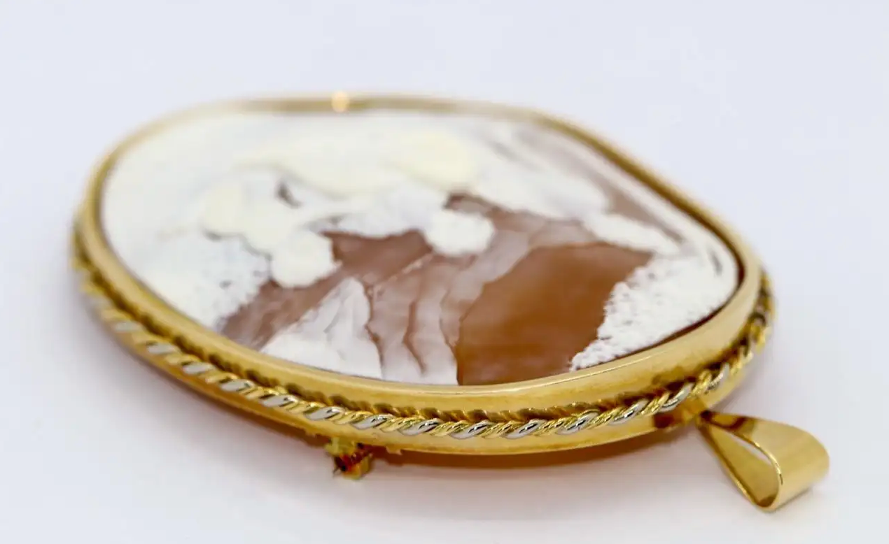 Große antike Kamee-Brosche, Gemme mit Anhängerfassung aus 18K Gelbgold