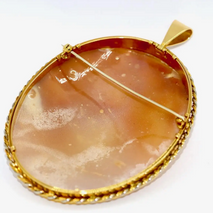 Große antike Kamee-Brosche, Gemme mit Anhängerfassung aus 18K Gelbgold