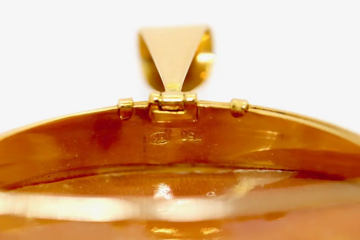 Große antike Kamee-Brosche, Gemme mit Anhängerfassung aus 18K Gelbgold