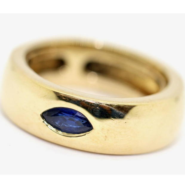 Kat Florence Saphir Ring aus 18K Gelbgold Marquise-Schliff