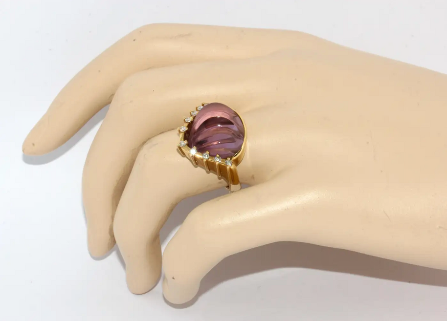 Cadeaux Ring aus 18K Gelbgold mit Amethyst als Muschel & Diamanten