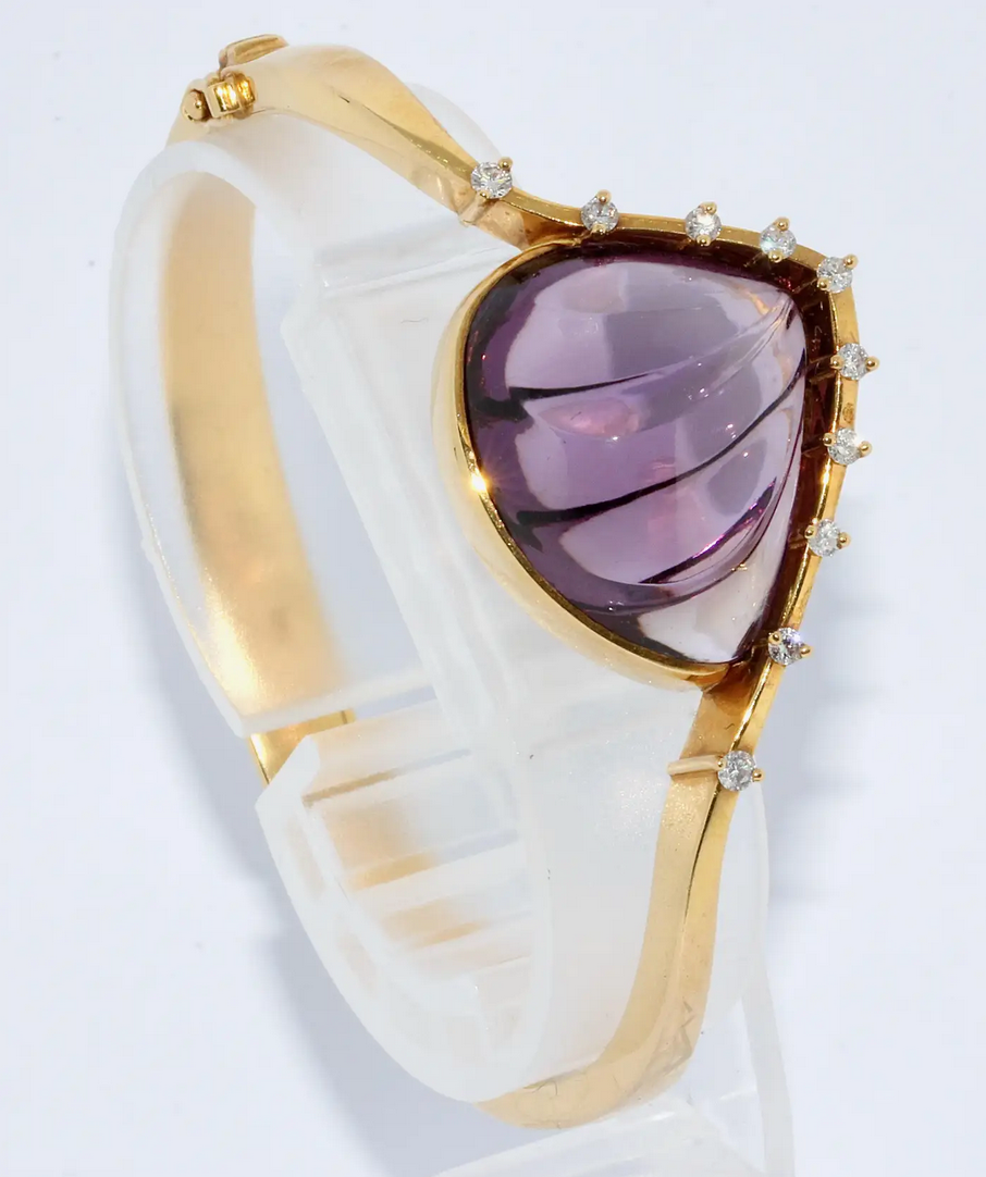 Cadeaux Armreif aus 18K Gelbgold mit Amethyst als Muschel & Diamanten