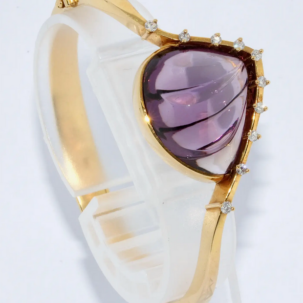 Cadeaux Armreif aus 18K Gelbgold mit Amethyst als Muschel & Diamanten