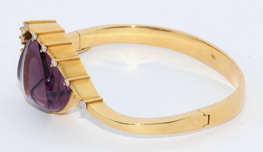 Cadeaux Armreif aus 18K Gelbgold mit Amethyst als Muschel & Diamanten