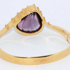 Cadeaux Armreif aus 18K Gelbgold mit Amethyst als Muschel & Diamanten