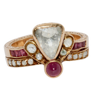 Antiker Goldring mit Rosenschliff-Diamant & Rubinen – Viktorianisch, 19. Jh.