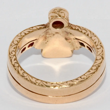 Antiker Goldring mit Rosenschliff-Diamant & Rubinen – Viktorianisch, 19. Jh.