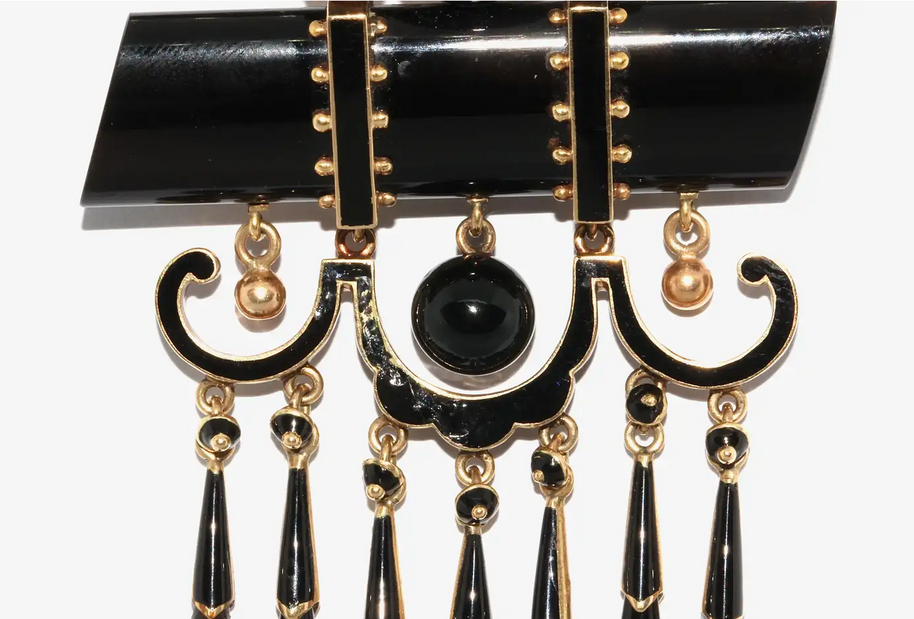 Antiker großer Onyx-Anhänger aus Gold mit schwarzem Emaille – Viktorianisch