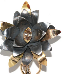 Große Designer-Ohrringe mit Diamanten aus 18 Karat Bicolor-Gold und Feinsilber