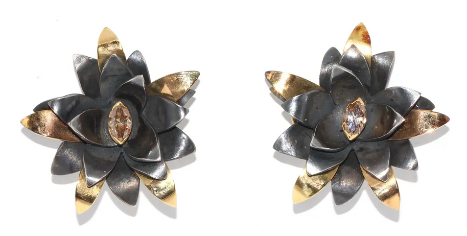 Große Designer-Ohrringe mit Diamanten aus 18 Karat Bicolor-Gold und Feinsilber