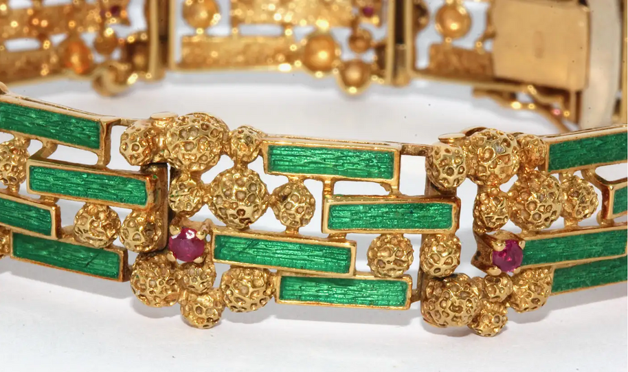 Damen-Armband aus 18 Karat Gold mit grünem Emaille und Rubinen