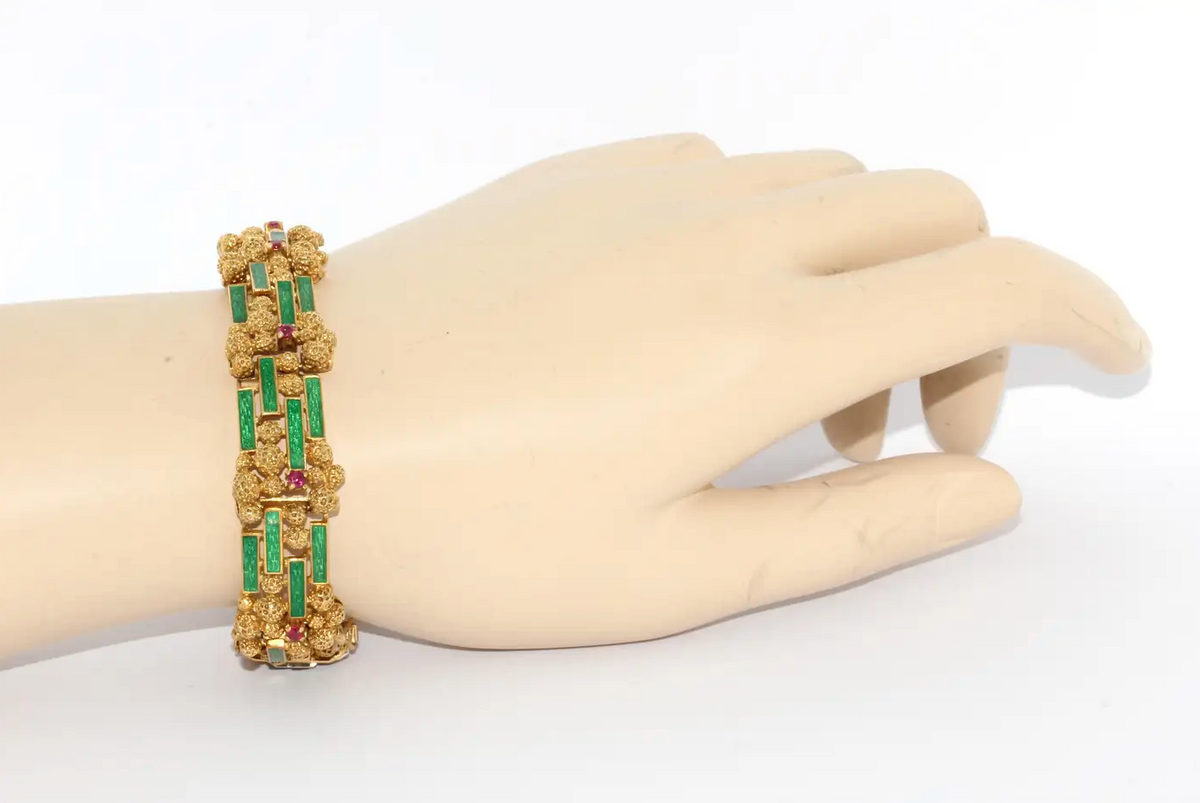 Damen-Armband aus 18 Karat Gold mit grünem Emaille und Rubinen