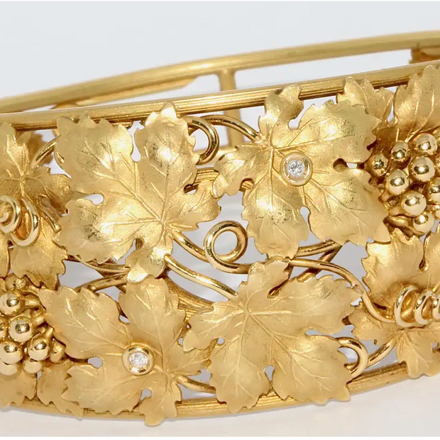 18 Karat Gold Armreif mit Diamanten, Trauben- und Weinlaubmotiv